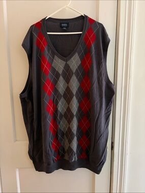 Harbor Bay Charcoal Gray V-Neck Argyle Sweater Vest with Red Diamond Pattern